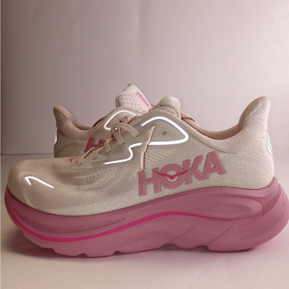 Hoka One Women's Pink Clifton Size 9D Women's Pink Rose 1162050